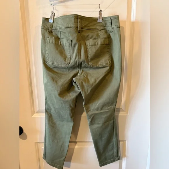 Torrid Olive Green Pants - Picture 2 of 7